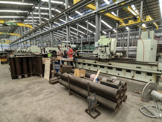 Rotação da peça de trabalho / ferramenta SRB Máquina de esquiar e dispositivo de queima de rolos